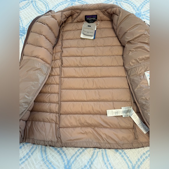 NEW Women’s Patagonia down vest XL - Picture 2 of 7